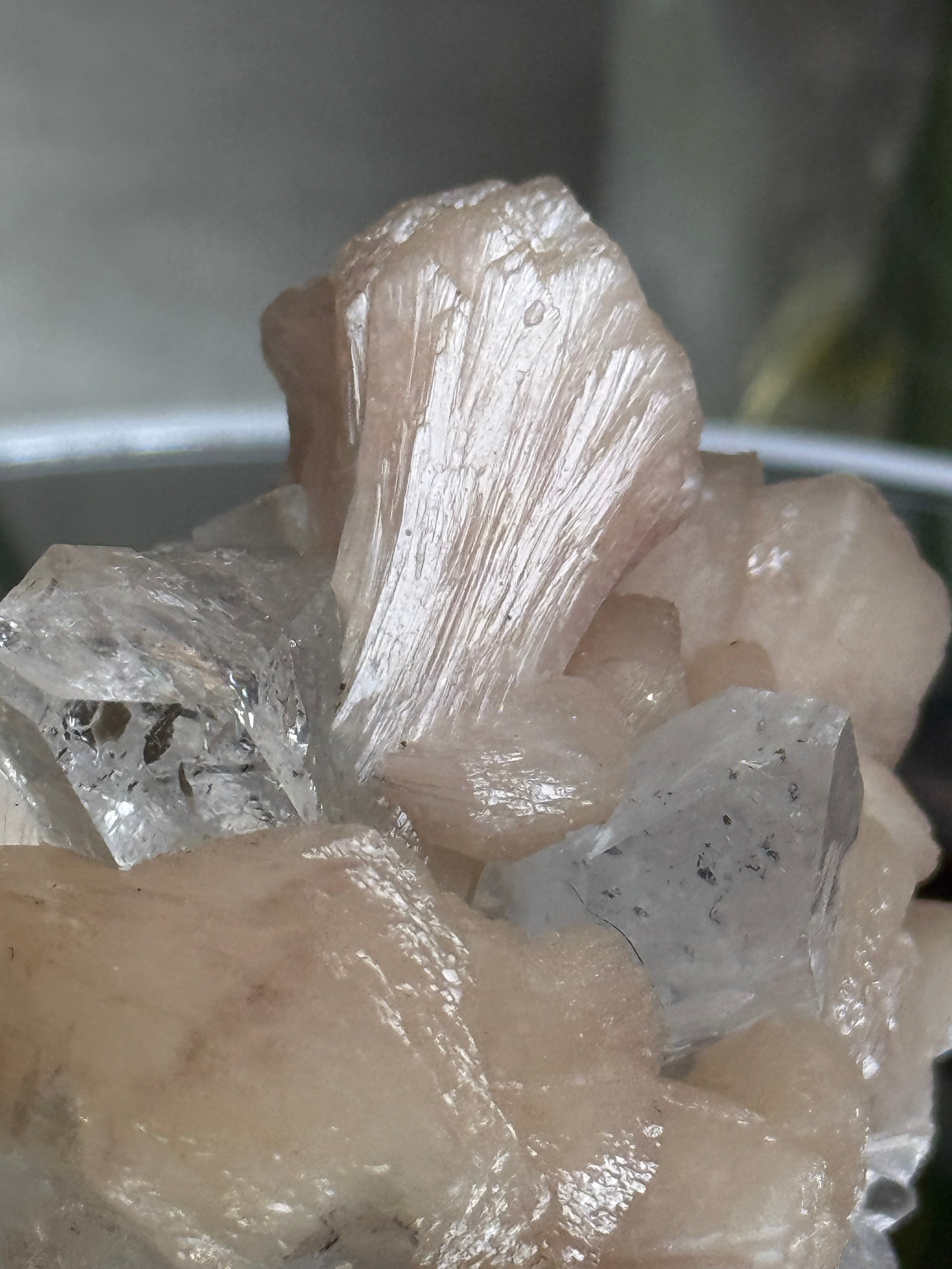 Diamond Apophyllite Peach Stilbite 5.023