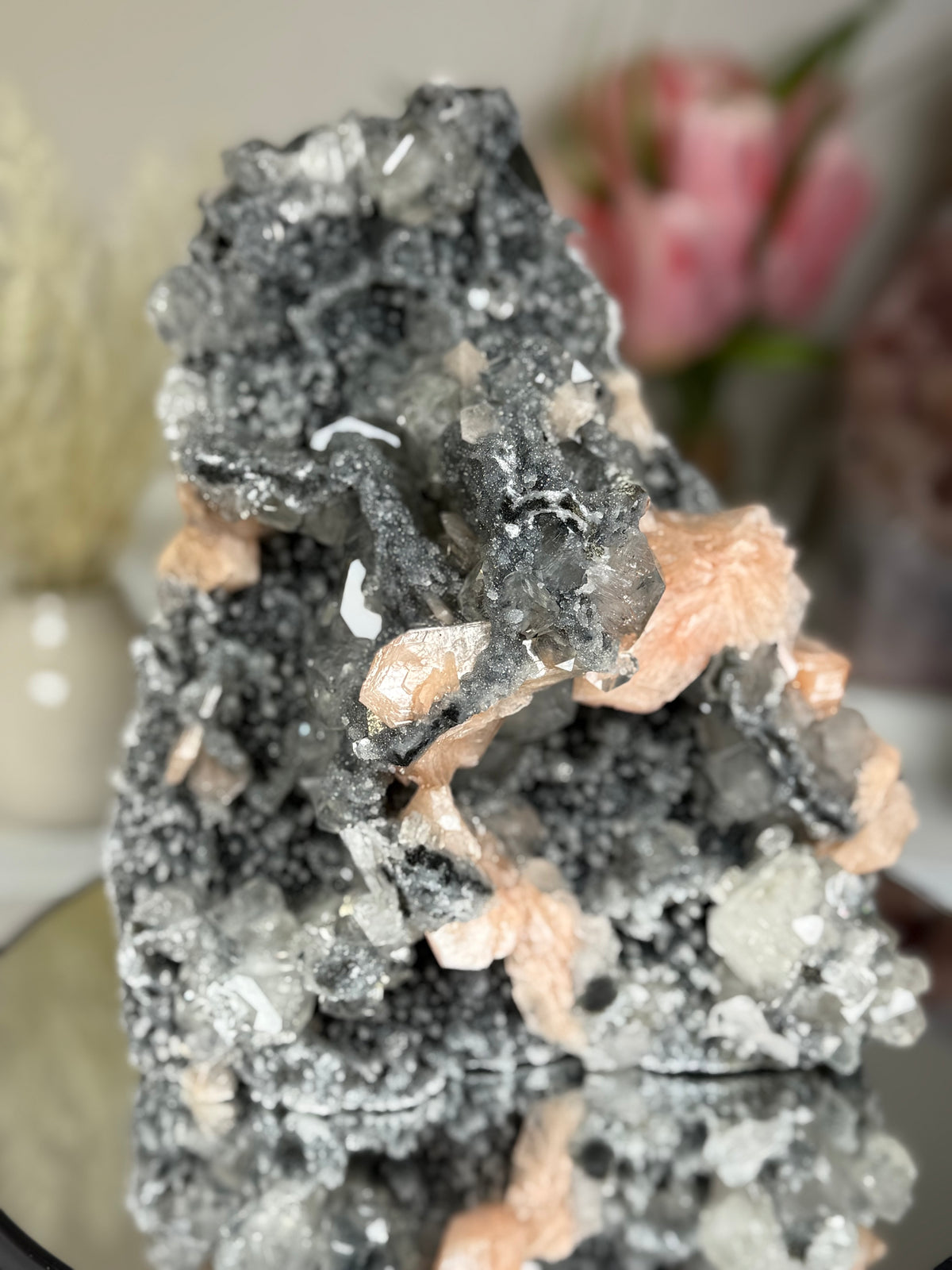 Diamond Apophyllite on Charcoal Chalcedony with Stilbite Statement